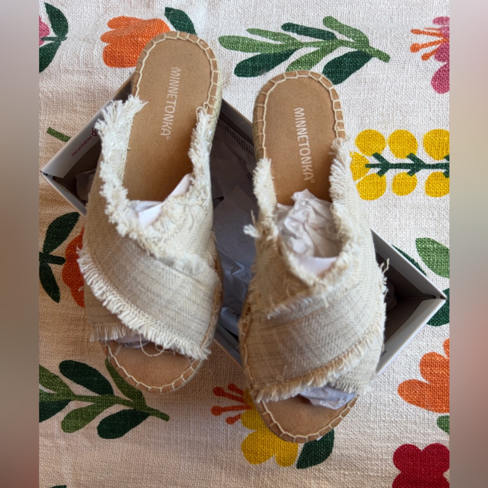 Minnetonka Pepper Tan Herringbone Frayed Espadrille Slide Sandals